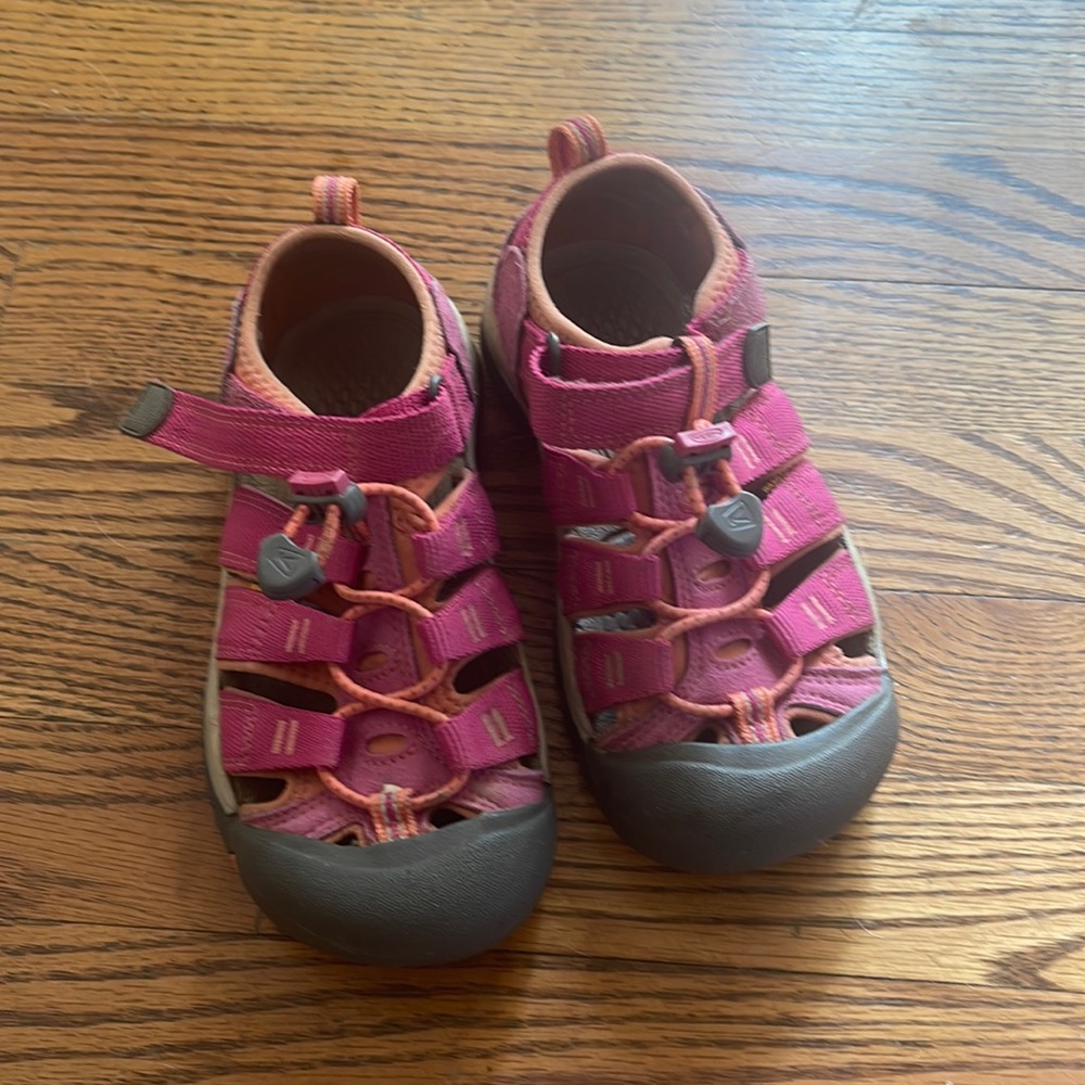 Keen Girls size 1